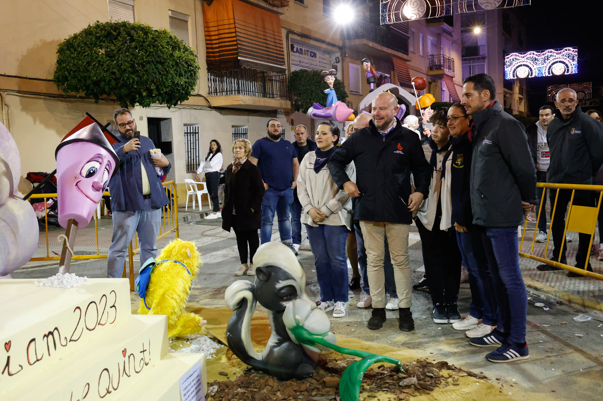 El president de la Diputació visita les Falles de Mislata